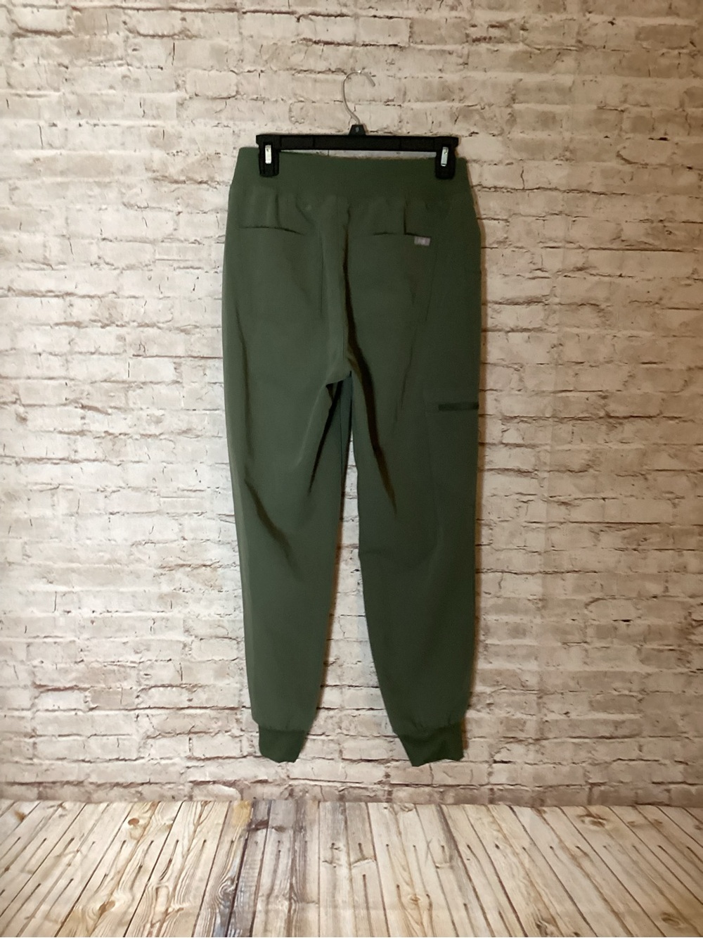 Figs Zamora moss green Jogger scrub pants - Picture 6 of 7